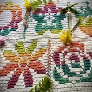 Overlay mosaic crochet square flower patterns